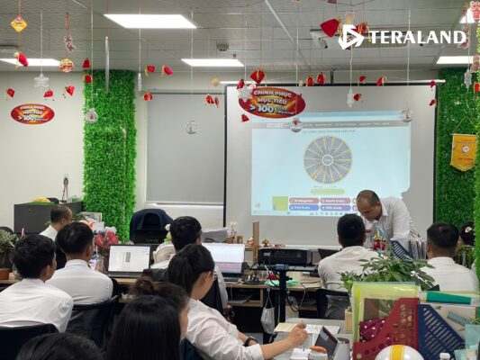 Đội ngũ kinh doanh tham gia training Teraland